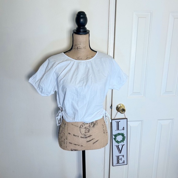 Madewell Embroidered Poplin Puff-Sleeve Cutout Crop Top - Picture 2 of 8